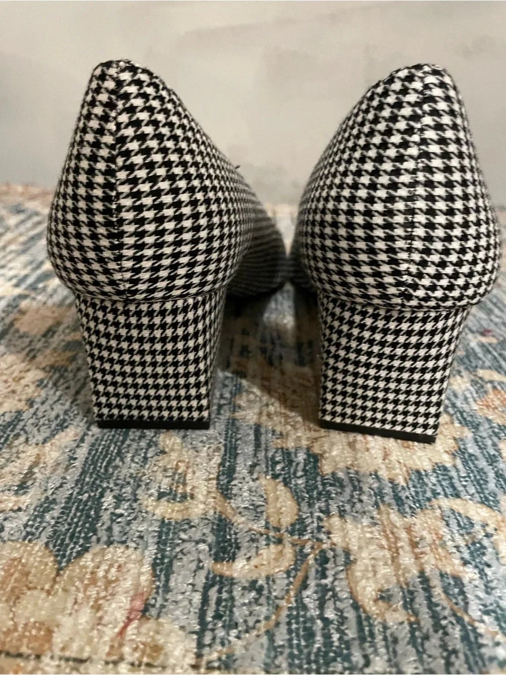NWT Zara Classic Houndstooth Pointed-Toe Pumps - Black & White - Picture 4 of 6